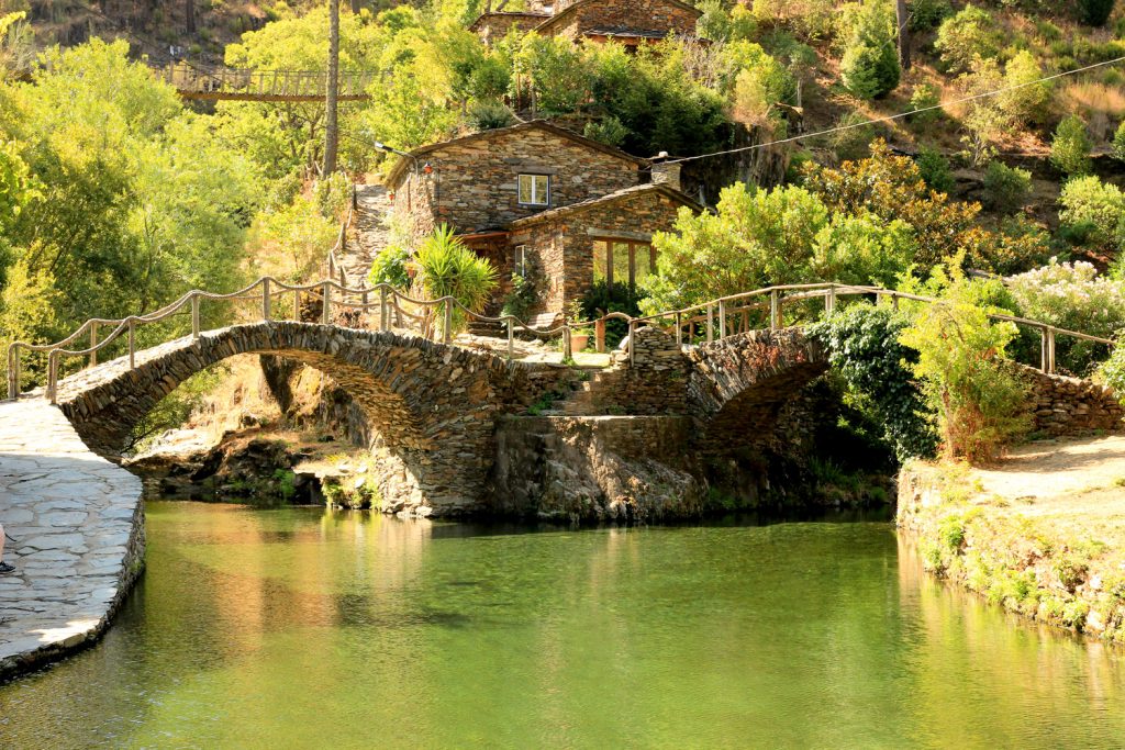 Foz-d-egua-aldeia-natural-pool