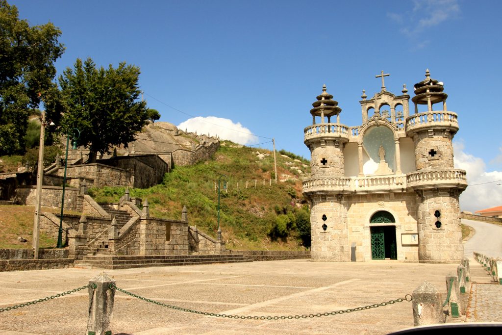 Geres-church-aldeia