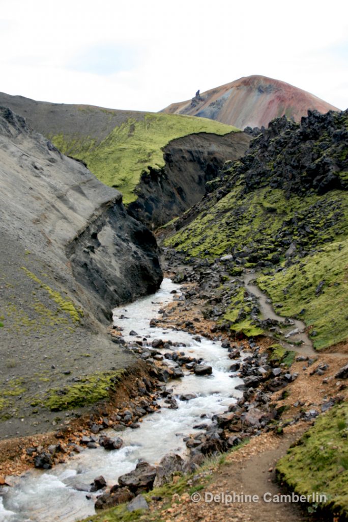 Multicolored_hills_Iceland