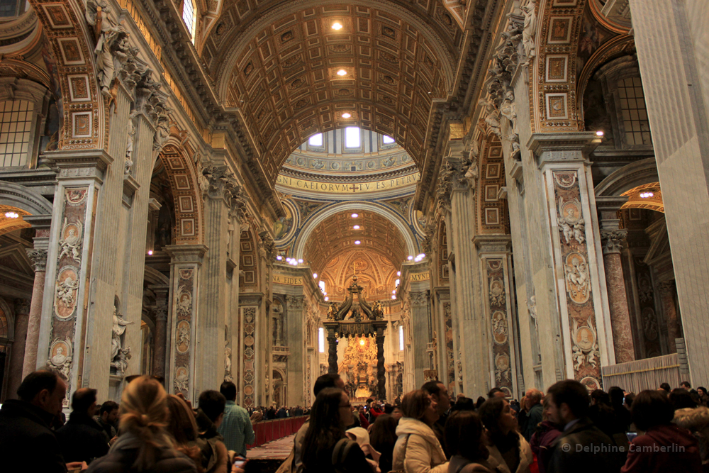 Saint_Peter_Basilica_Inside