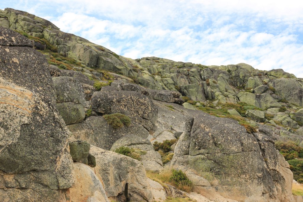 Serra-da-Estela-Senhora-de-boa-Estrela-Verde-rocks