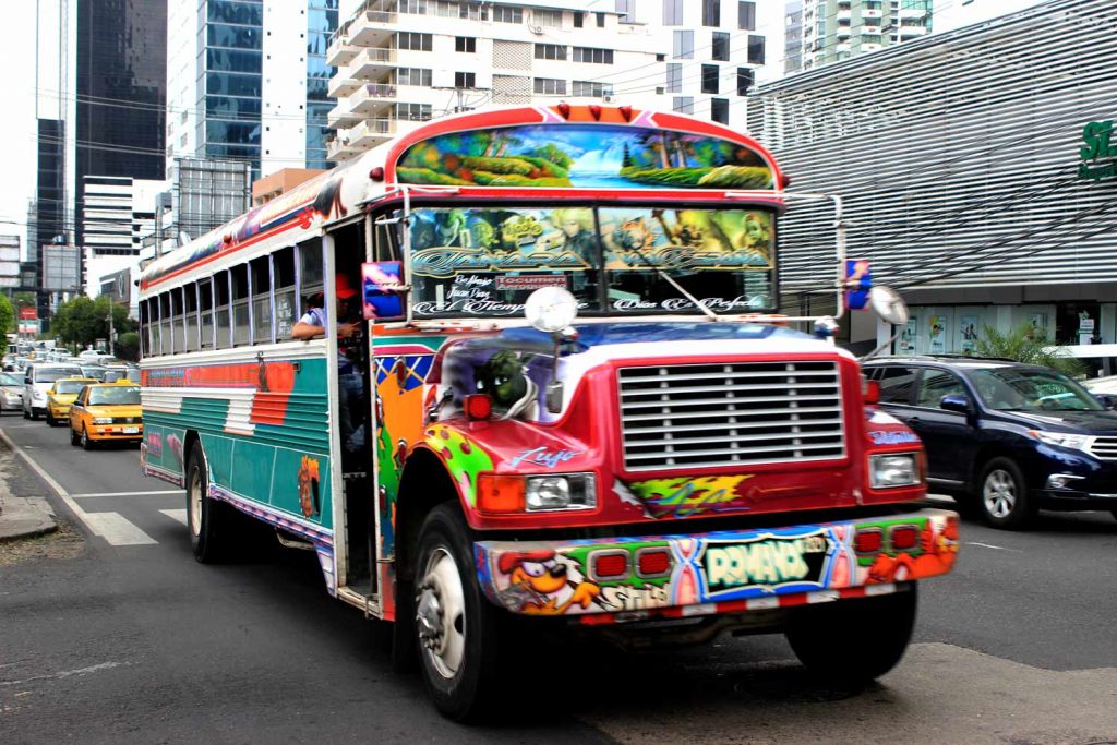 chicken-bus-panama