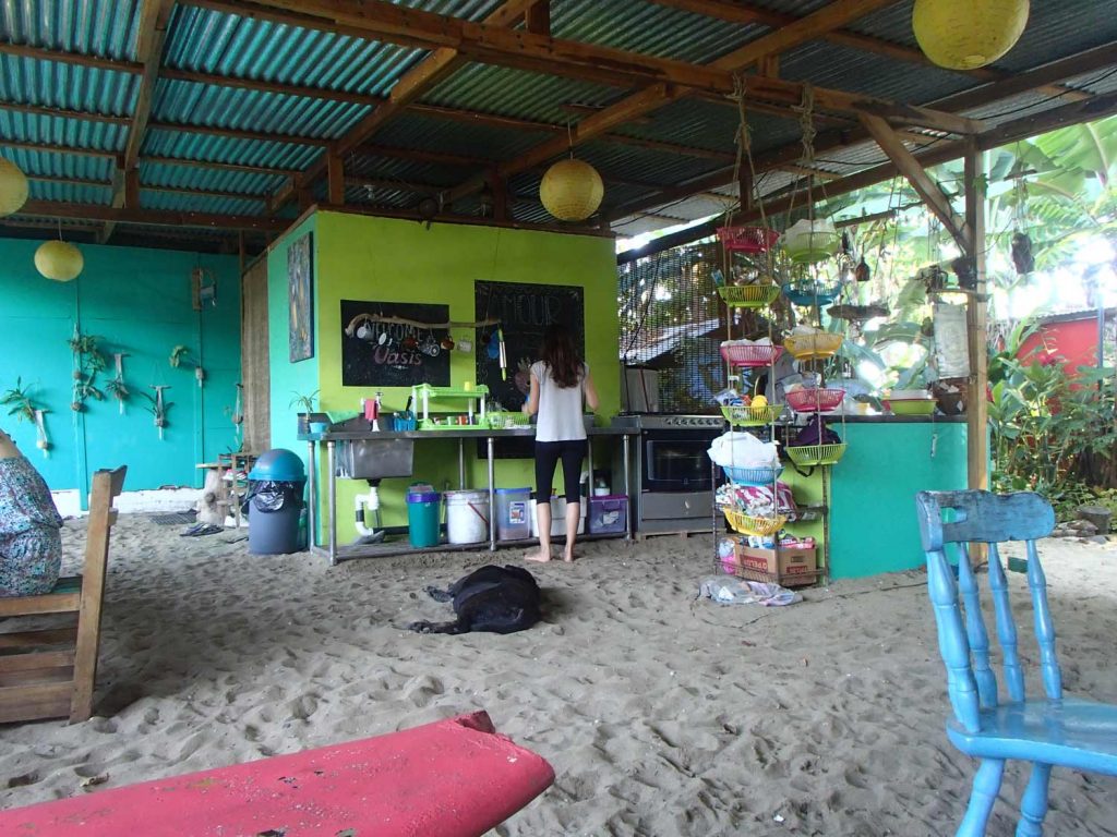 open-kitchen-in-hostel-costa-rica