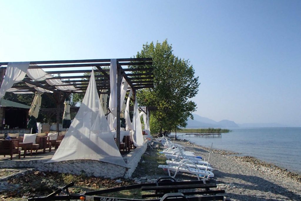 outdoor-terrasse-orhid-lake-macedonia