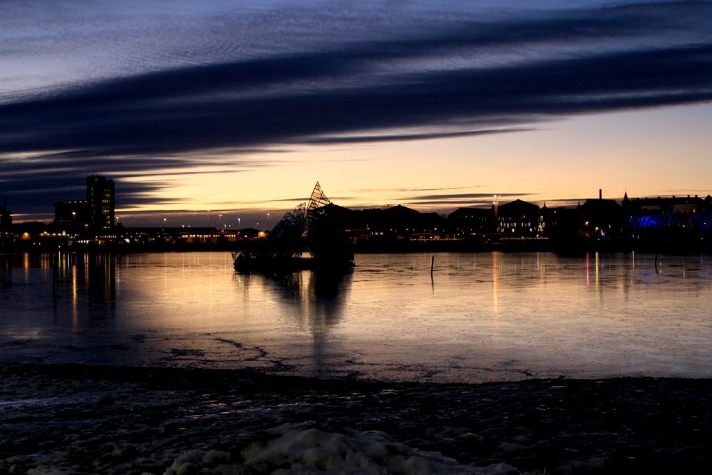 sunset-night-harbour-oslo