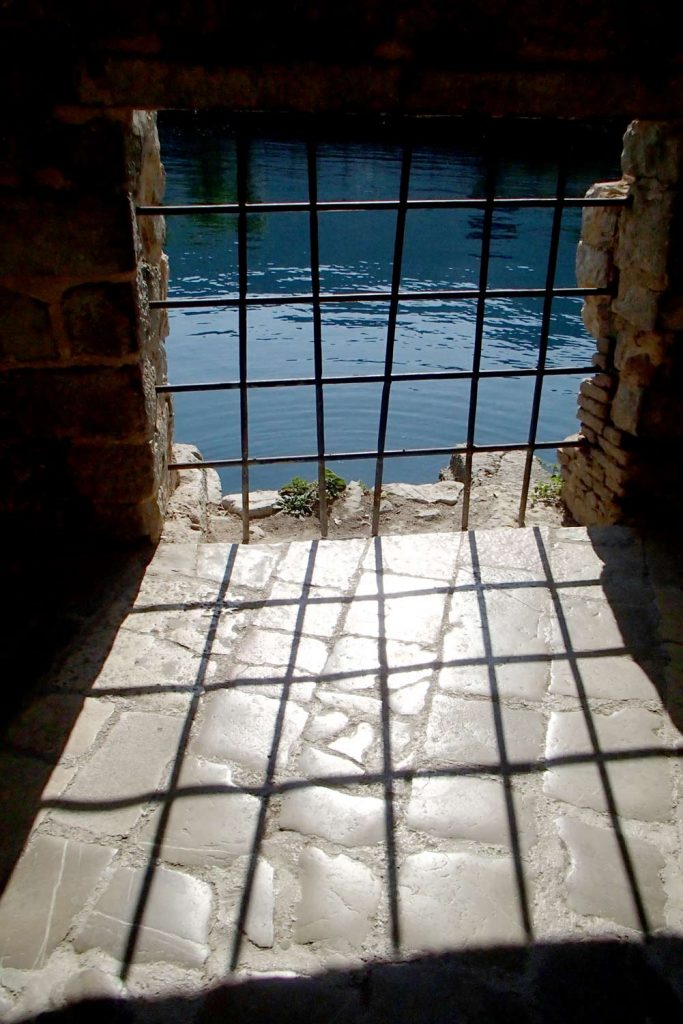 window-fence-old-town-kotor