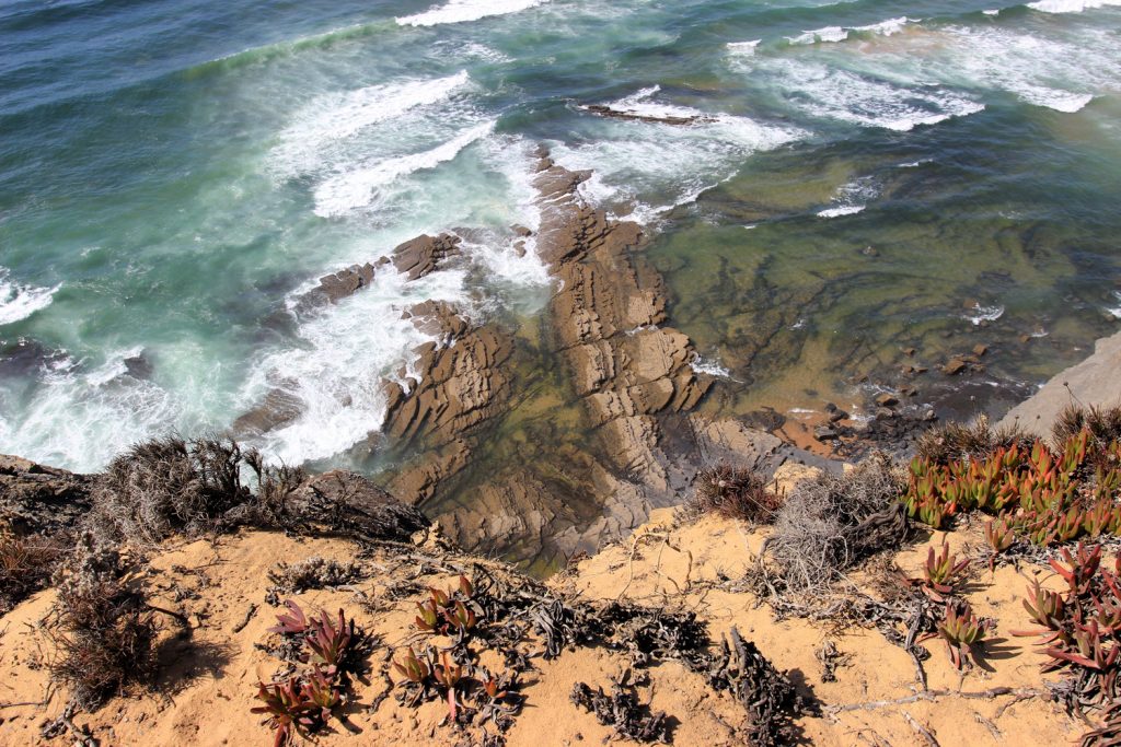 Praia-da-Pedra-da-Agulha-top-view